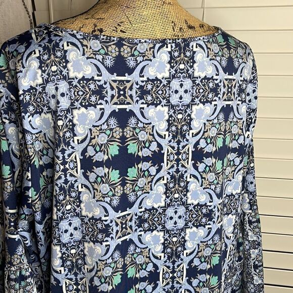 New Direction Top Sz L - Picture 6 of 10